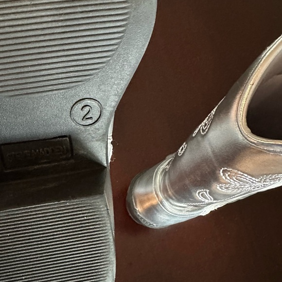 Steve Madden Metallic Silver Floral Boots - Picture 4 of 5